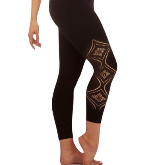 Capezio Pants - Capezio Deco cropped Black legging Size XS/S NWT